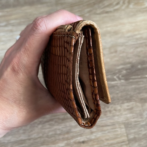 Fossil cowhide leather snake embossed wristlet wallet - Picture 9 of 10